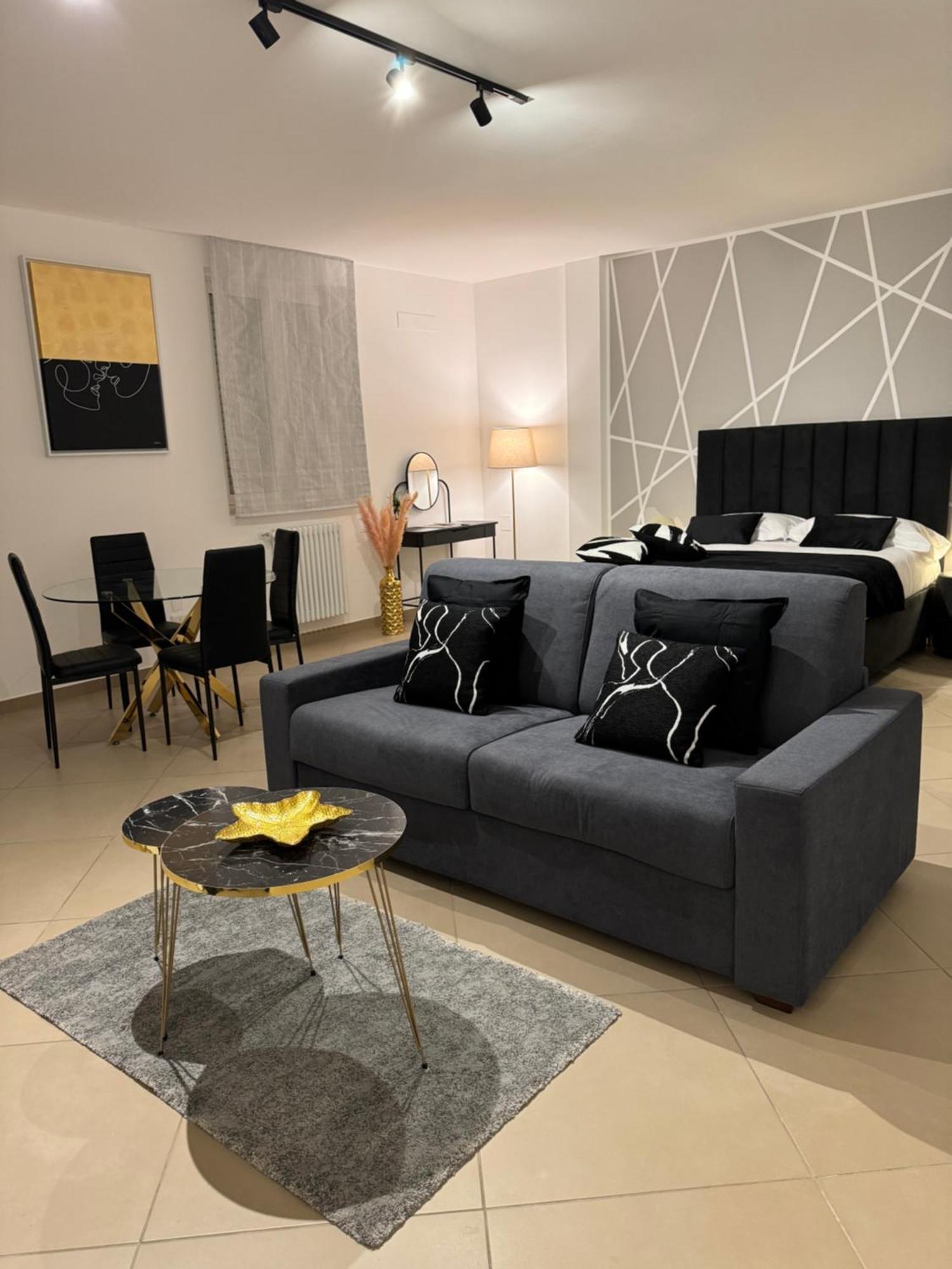 Samare Rooms & Apartments Bisceglie Esterno foto
